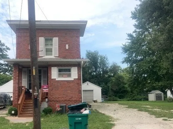 228 Day St, Galesburg, IL 61401