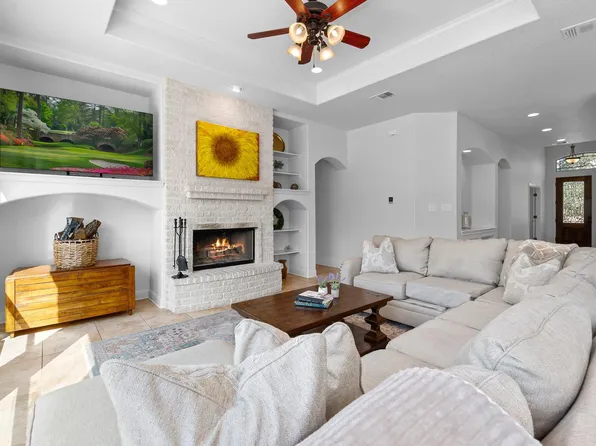 833 Pinnacle Pkwy, New Braunfels, TX 78132
