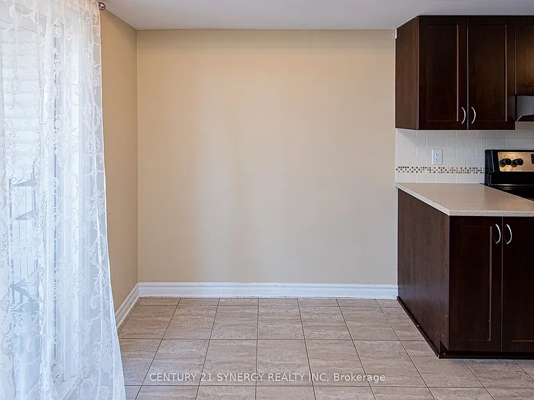 2228 Tenth Line Rd — Photo 16
