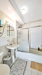 Rented by R New York