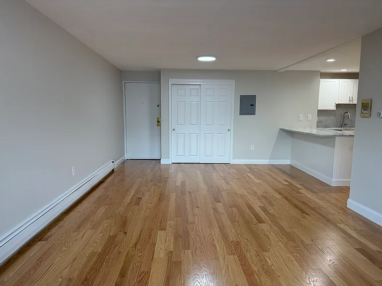 15 Main St #6 — Photo 5