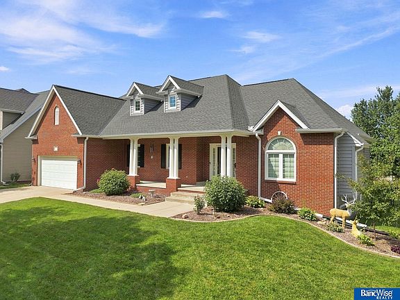 2nd image of 3201 Crown Pointe Rd
