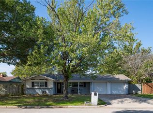 1202 Paula Ln, Euless, TX 76040