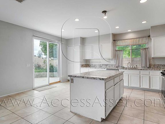 4th image of 31003 Janelle Ln