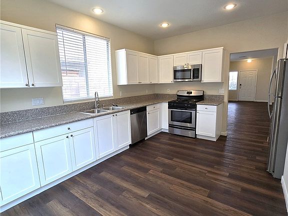 5th image of 305 Bertelli Ct