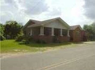 28 Glenwood Rd, Luverne, AL 36049
