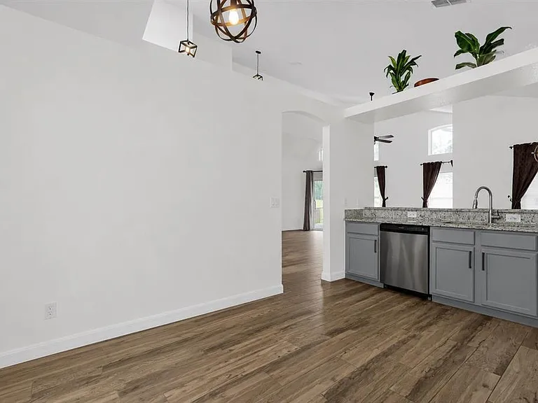 204 Gleneagles Dr — Photo 12
