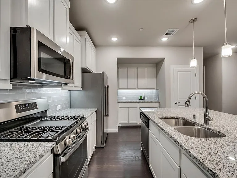 1317 Pebblebrook Dr — Photo 24