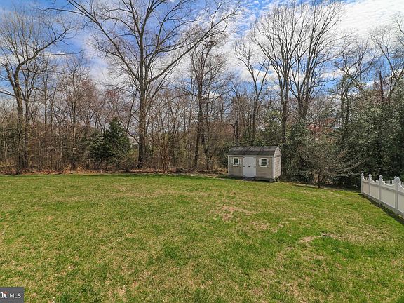 3rd image of 8237 Hortonia Point Dr