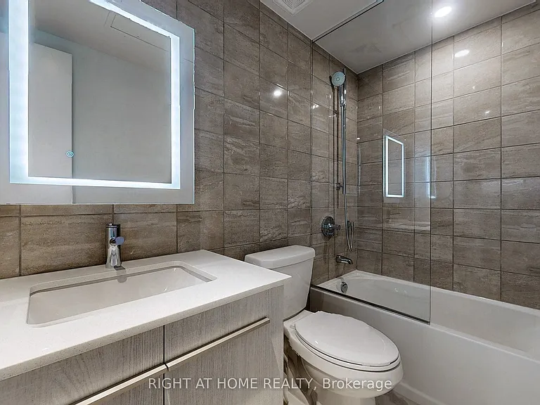 8 Cumberland St #603 — Photo 24
