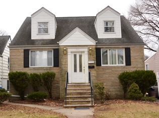 726 Day Ave, Ridgefield, NJ 07657