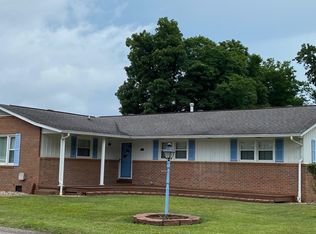 2800 Pinehurst Ln, Huntington, WV 25704