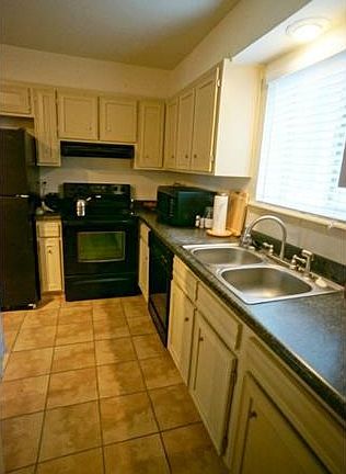 4th image of 4433 Stanton St #Q362