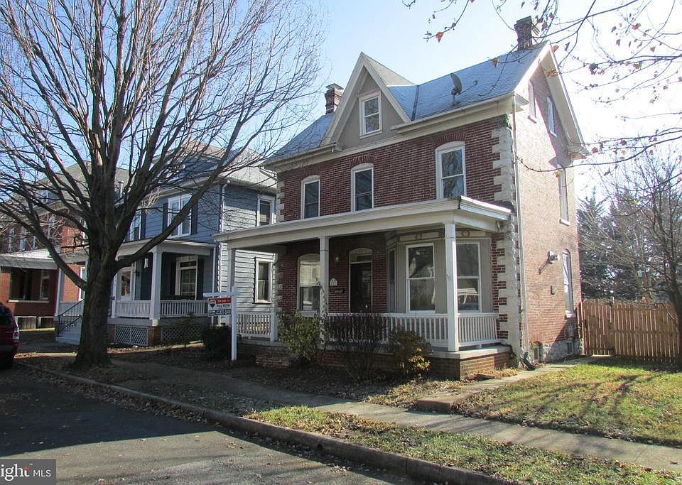 1st image of 830 Dewey Ave