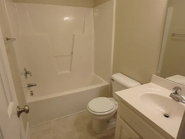 166 Moonlight Dr — Photo 10