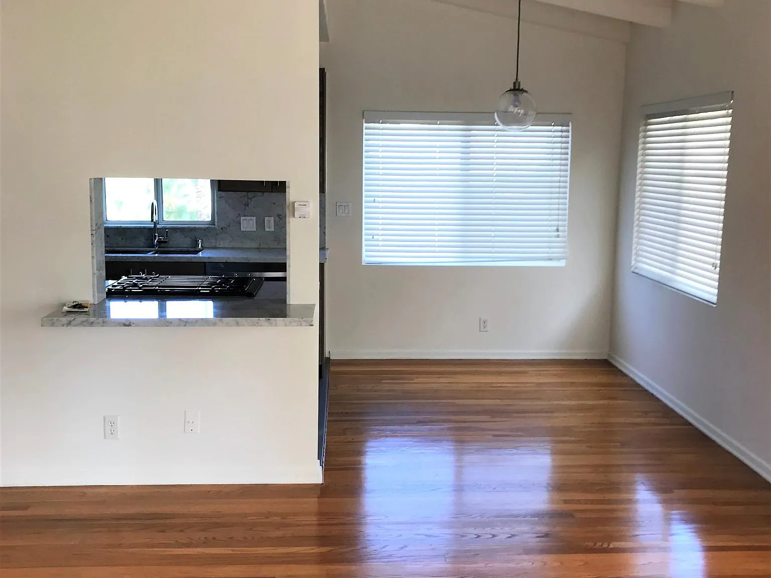 2 bed, 830 sqft, $3,995 — Photo 2