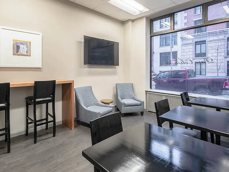 228 W 71st St #10L — Photo 33
