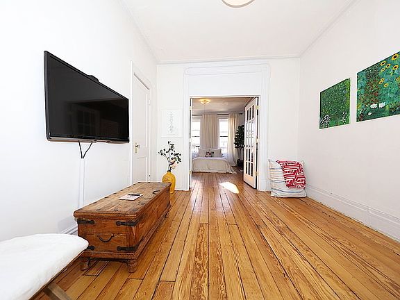 2nd image of 270 W 12th St APT 5A