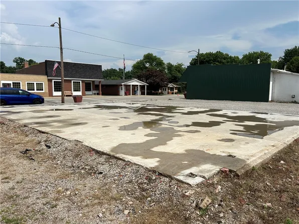 107 S Main St, Hutsonville, IL 62433