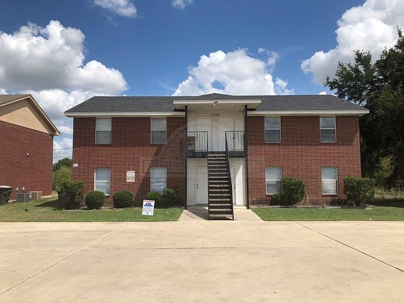 1st image of 1506 Benttree Dr APT B