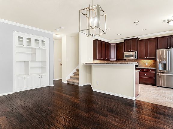 5th image of 2556 Chambers Dr