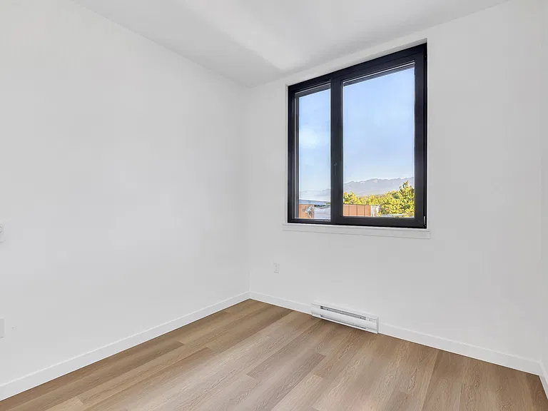3455 Hastings St E — Photo 10