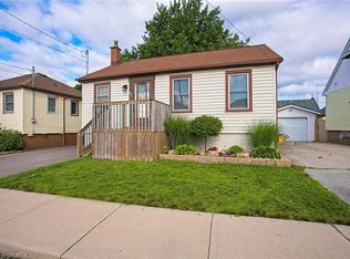 22 E 11th St, Hamilton, ON L9A 3T2