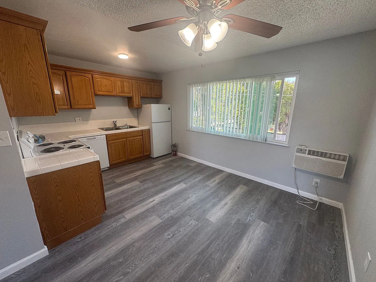 Brentwood Apartments|7726-7734 Brentwood Drive — Photo 2