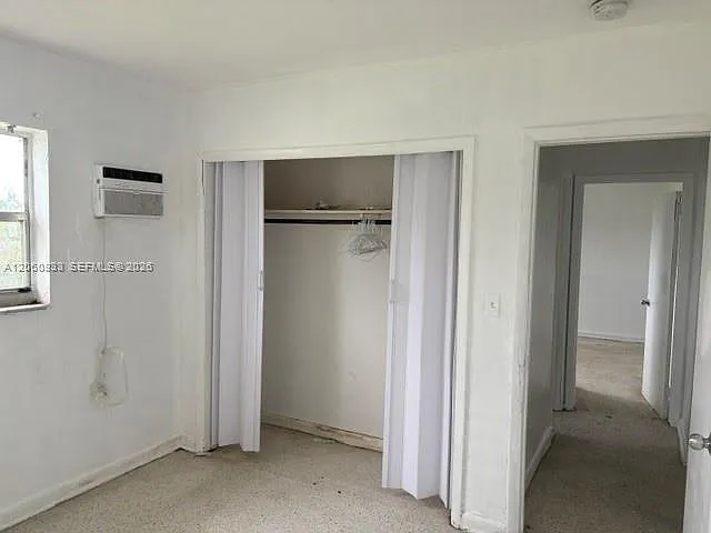2 bed, 1.0 bath, 6016 sqft, $1,850 — Photo 4