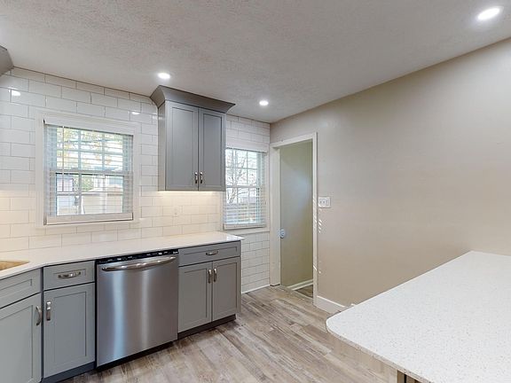 All new luxury quart countertops.