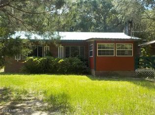 104 10th St, Interlachen, FL 32148