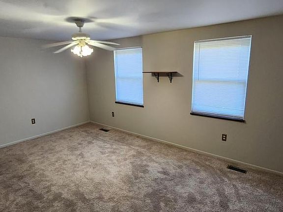 4th image of 96 Beechwoode Ln