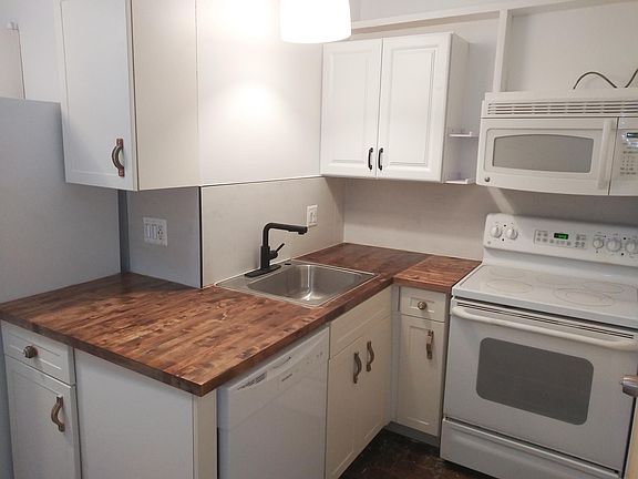 5th image of 635 G St SE APT S