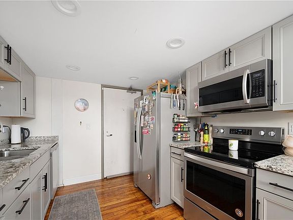 5th image of 1117 Douglas Ave #505