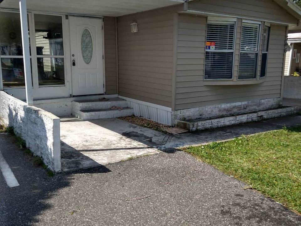 1st image of 346 Banyan Ln