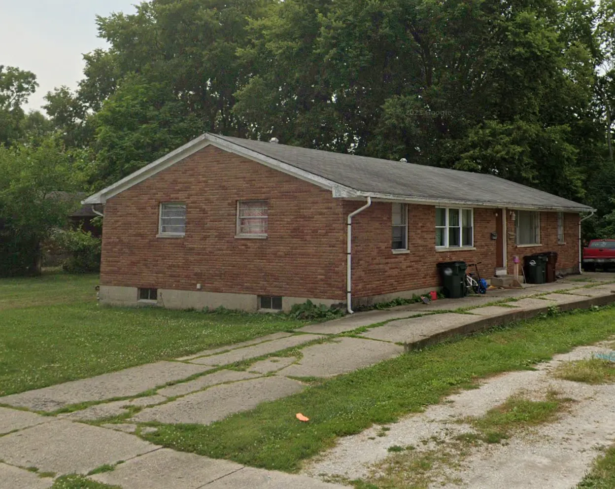 100-102 West Lindberg Drive - 102 — Photo 1