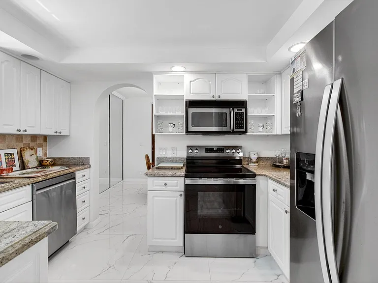 7865 La Mirada Dr — Photo 21