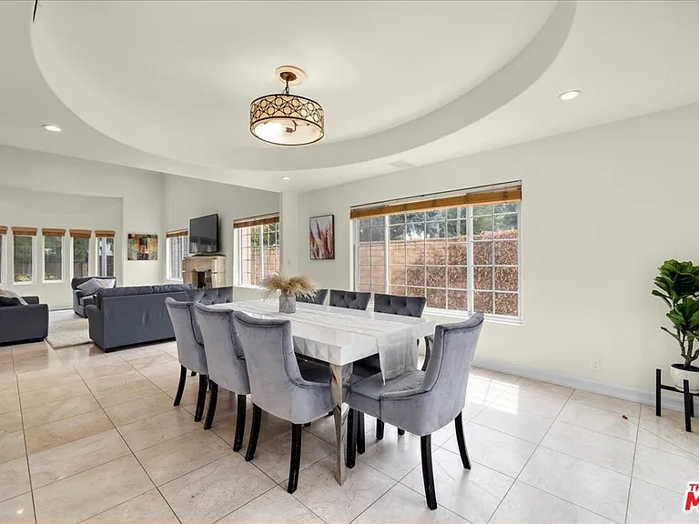 5029 Lemona Ave — Photo 15