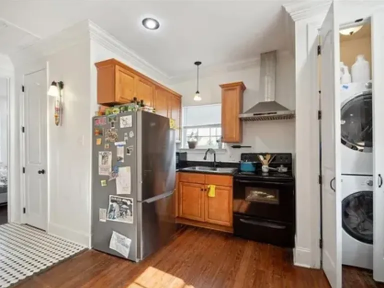 2703 Amelia St — Photo 3