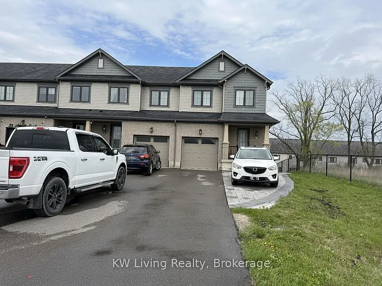 17 Allcroft Ct #UPPER — Photo 1