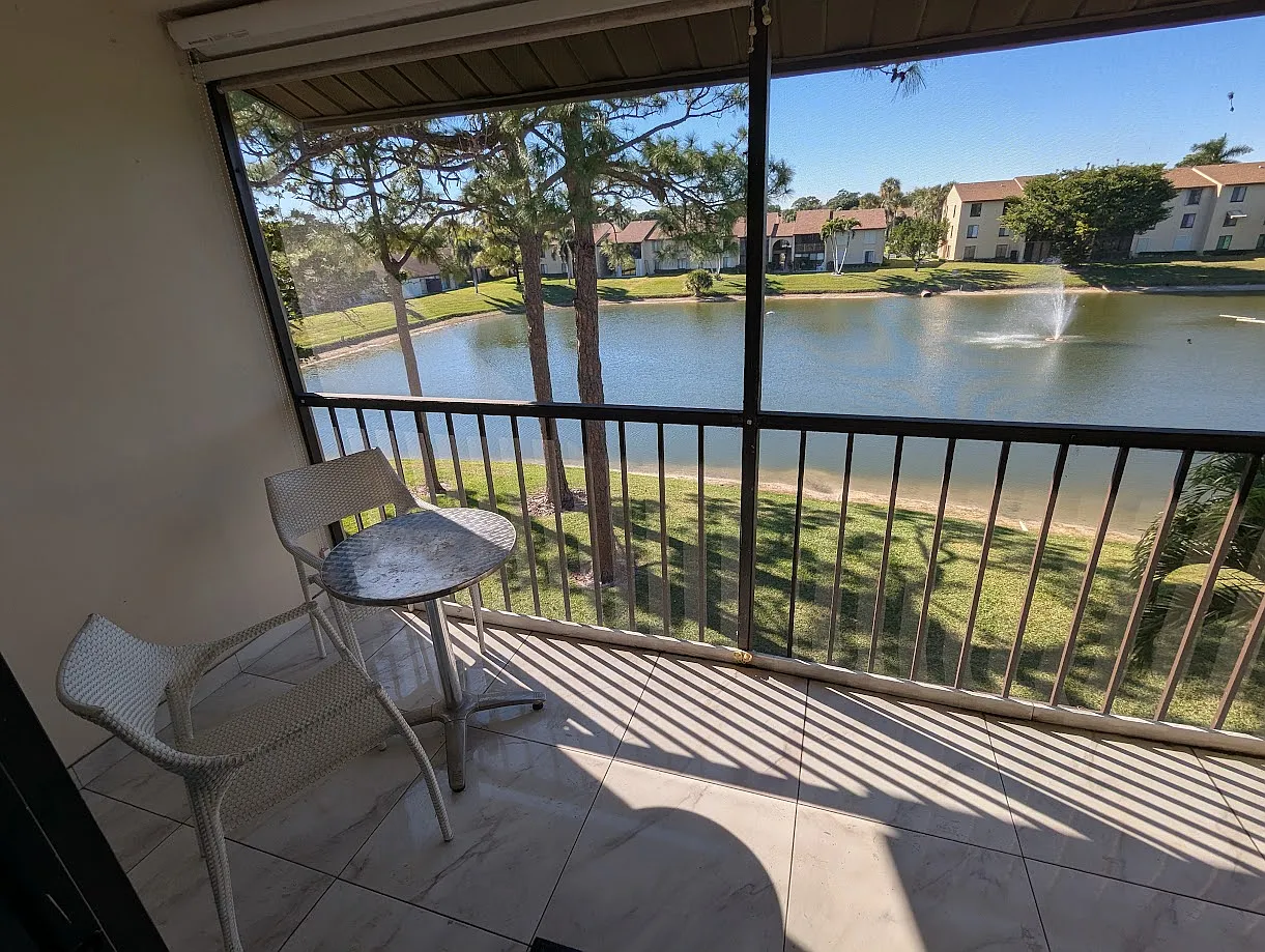 2 bed, 1005 sqft, $2,000 — Photo 1