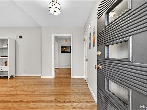 5th image of 61 Tealwood Dr