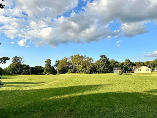 6677 Sweet Clover Hills Dr, Jonesville, MI 49250