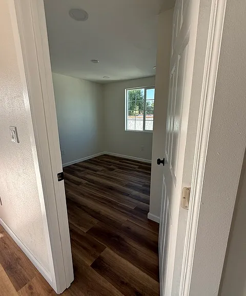 8004 Towne Ave — Photo 3