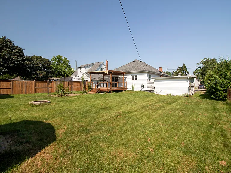 150 Hughes St — Photo 30
