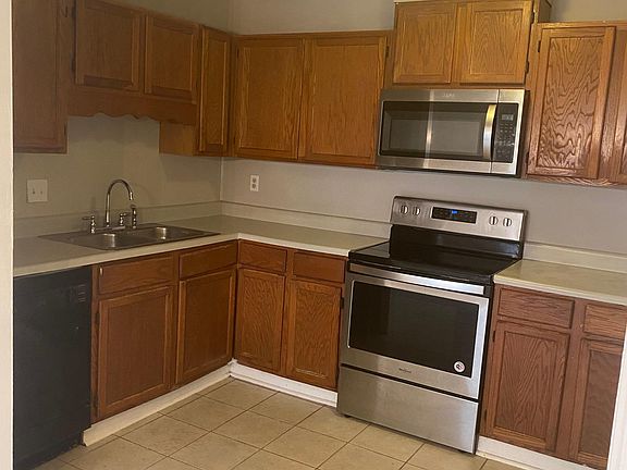 5th image of 355 Farm Place Ct NE #355