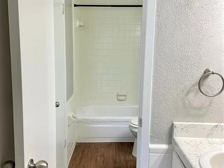 4443 Ocean Dr — Photo 18