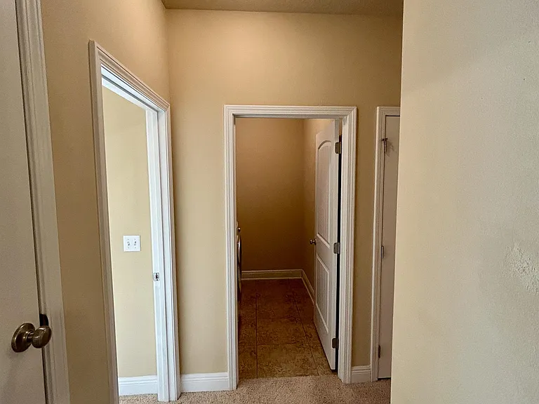 80 S Knightsbridge Ct — Photo 18