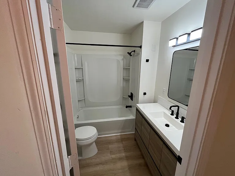 15800 SE Oatfield Rd — Photo 5