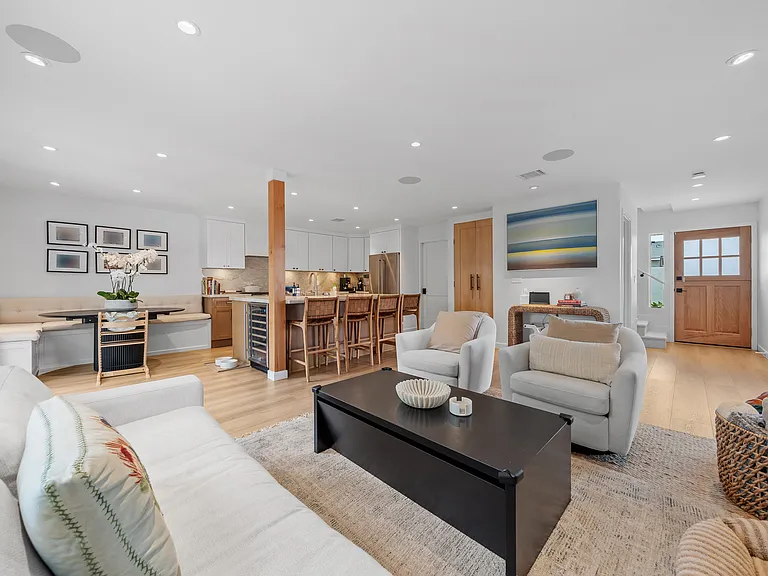 253 Calle De Madera — Photo 3